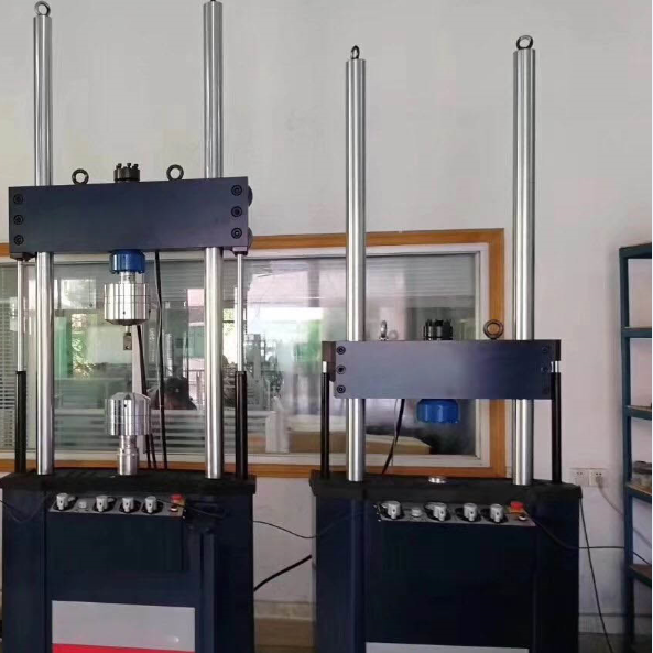 1681954994508652.png 微機(jī)控制電液伺服動靜高溫疲勞試驗(yàn)機(jī).png